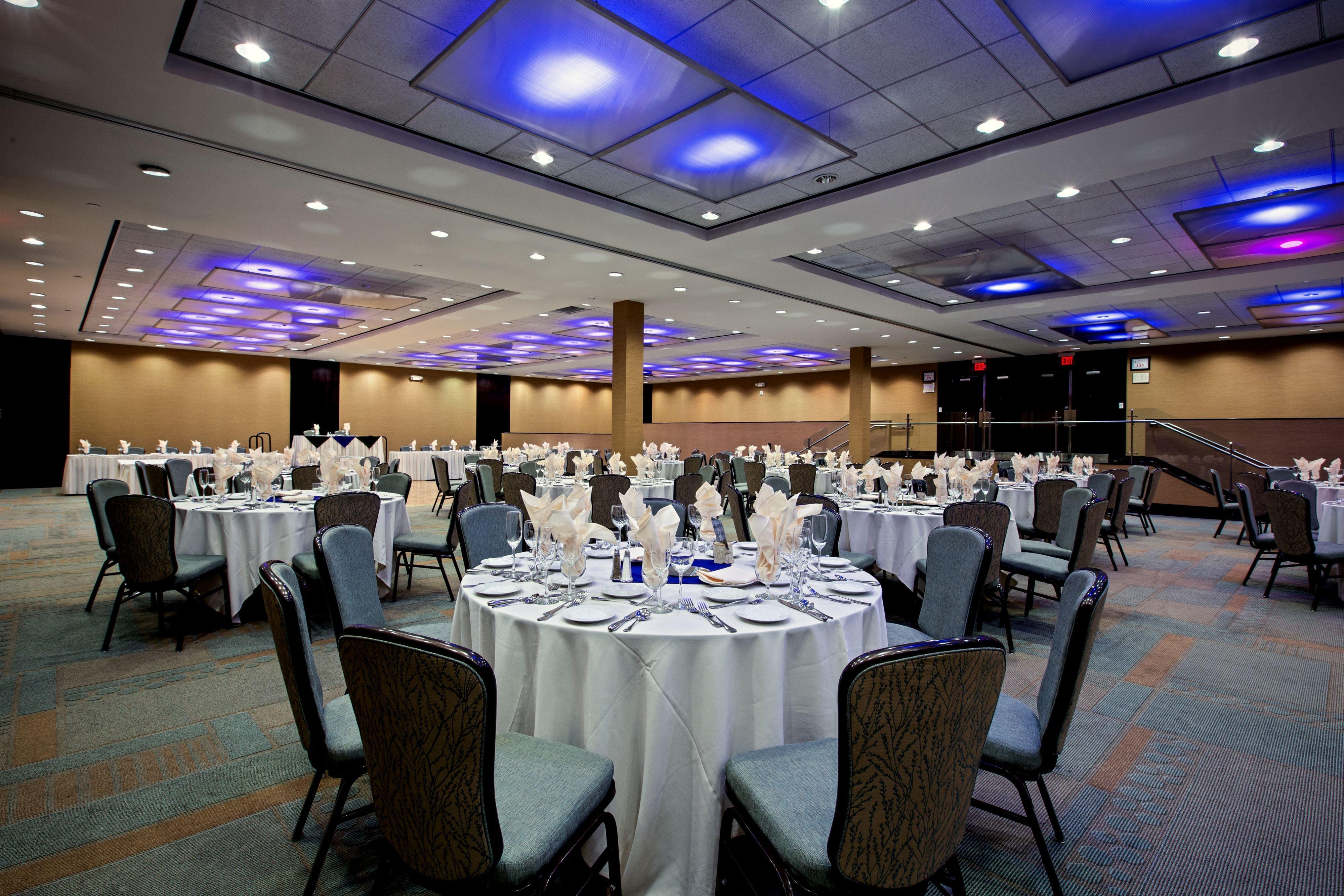 Crowne Plaza Hotel Glen Ellyn/Lombard By Ihg Экстерьер фото
